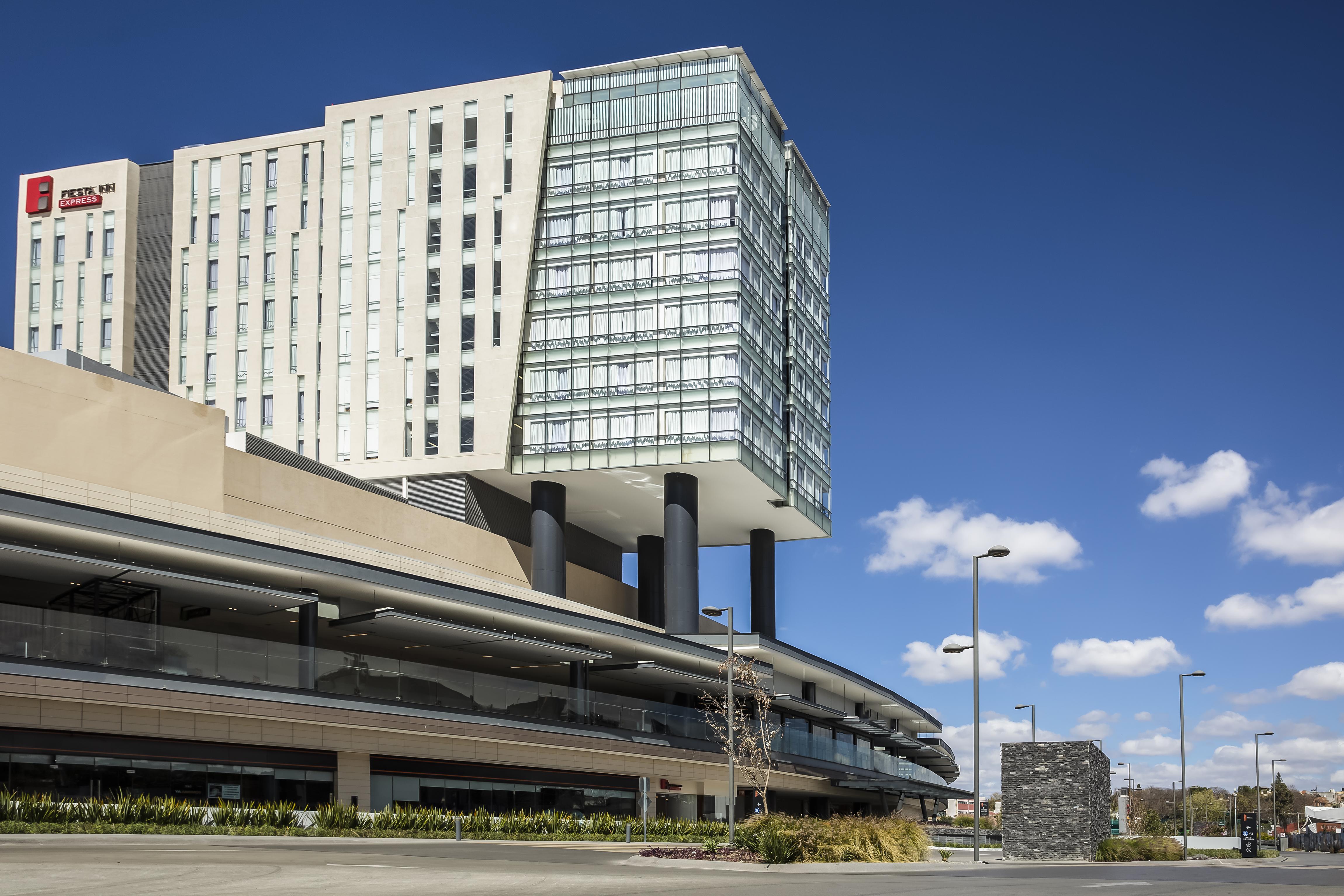 Fiesta Inn Express Queretaro Constituyentes Экстерьер фото