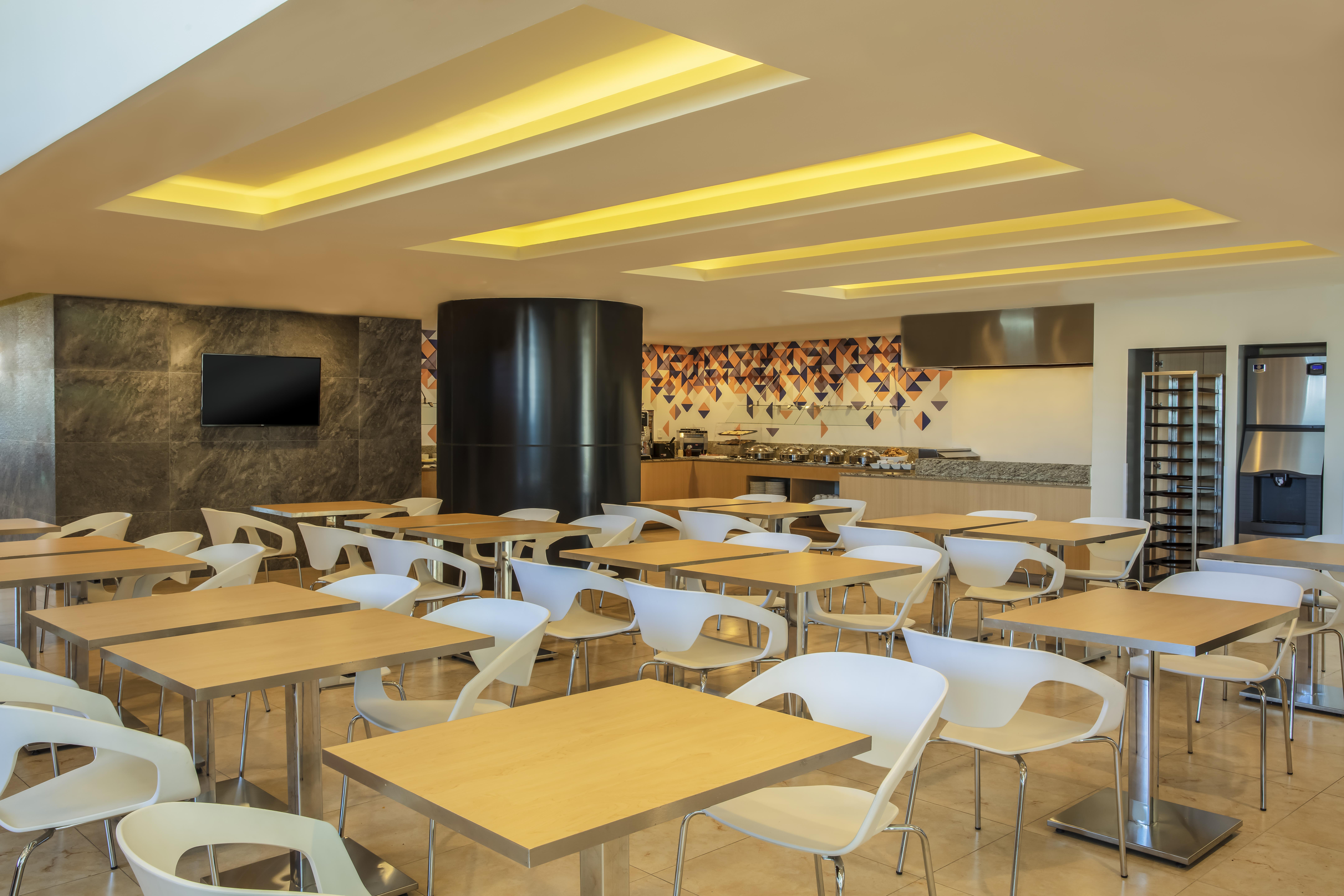 Fiesta Inn Express Queretaro Constituyentes Экстерьер фото